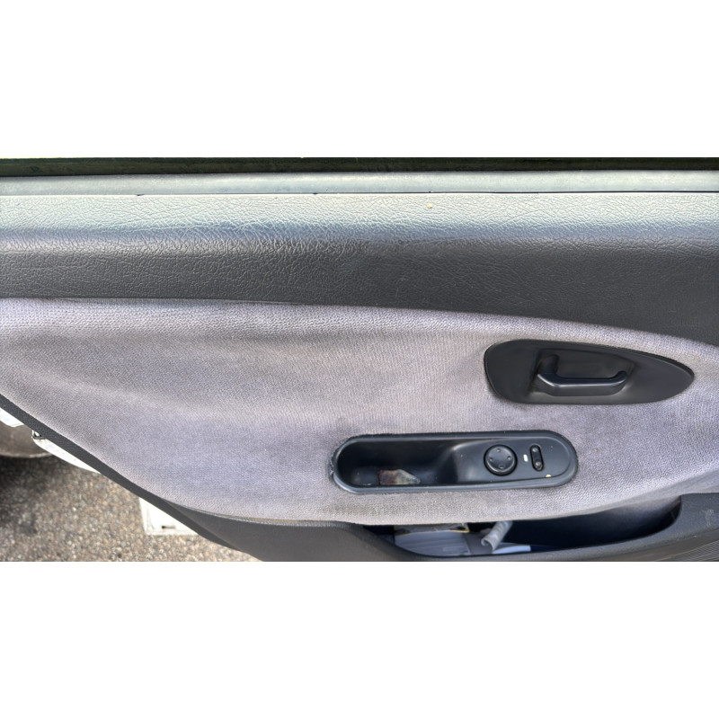 Capot CITROEN SAXO Photo n°15