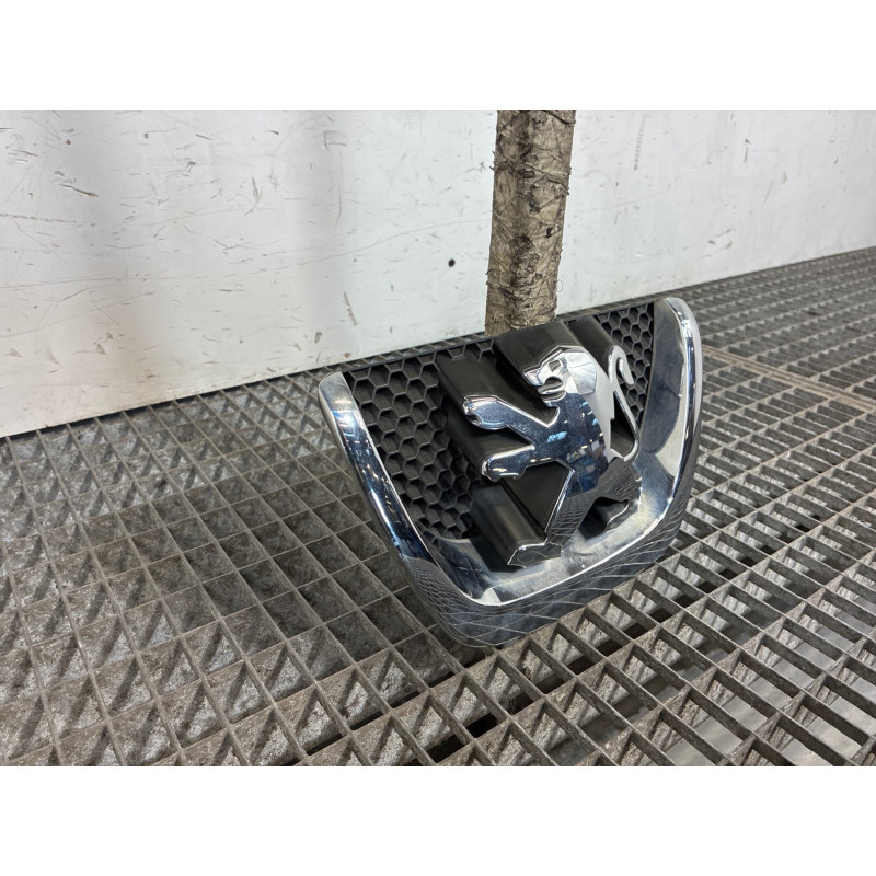 Calandre PEUGEOT PARTNER 2 Photo n°1