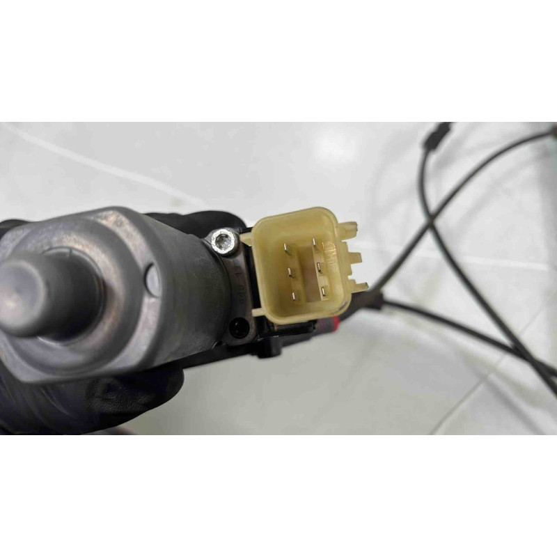 Leve vitre electrique avant gauche FORD FIESTA 6 Photo n°3