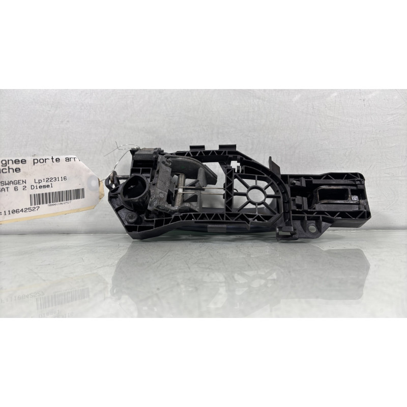 Poignee porte arriere gauche VOLKSWAGEN PASSAT 6 Photo n°2