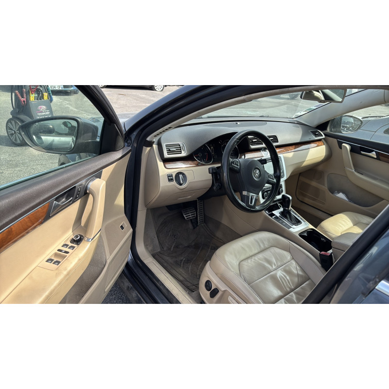Poignee porte arriere gauche VOLKSWAGEN PASSAT 6 Photo n°12