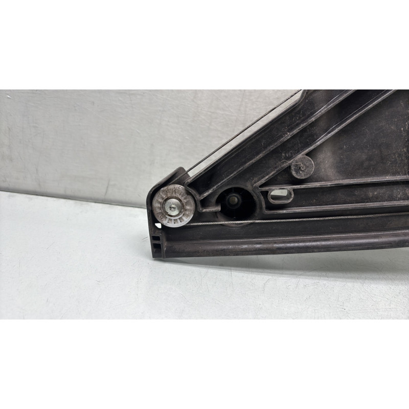 Leve vitre electrique arriere gauche RENAULT CLIO 5 Photo n°3