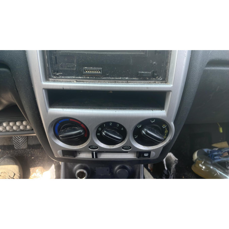 Retroviseur gauche HYUNDAI GETZ Photo n°12