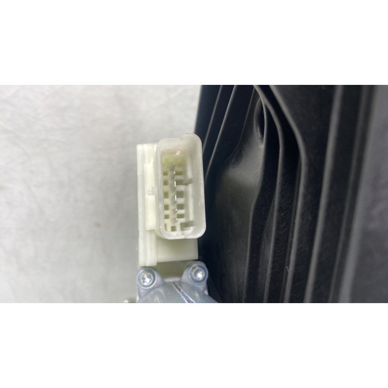 Leve vitre electrique arriere gauche RENAULT CLIO 5 Photo n°4