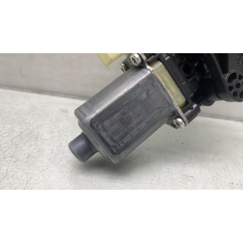 Leve vitre electrique avant droit VOLKSWAGEN TIGUAN 2 Photo n°10