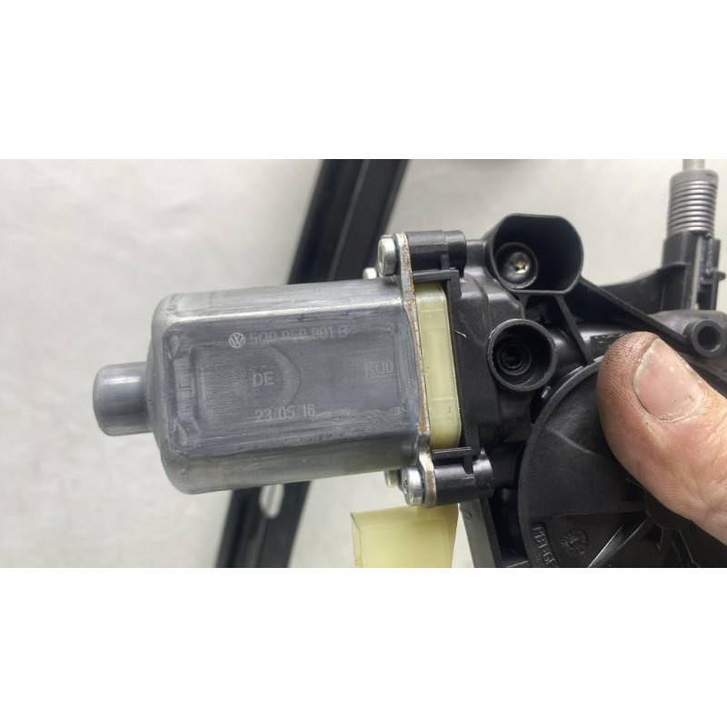 Leve vitre electrique avant droit VOLKSWAGEN TIGUAN 2 Photo n°14