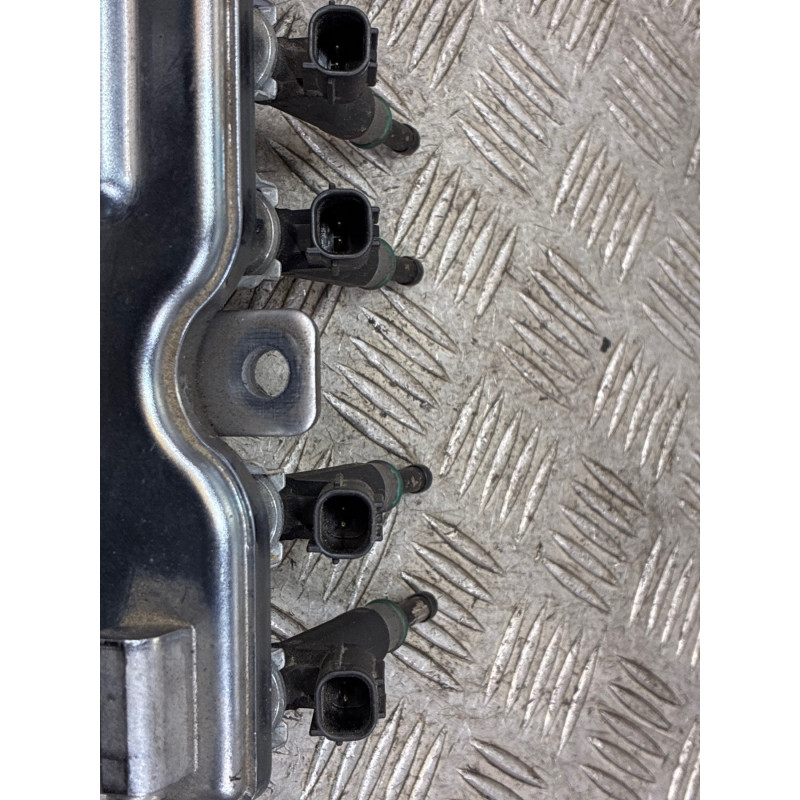 Rampe injection NISSAN JUKE 1 Photo n°1