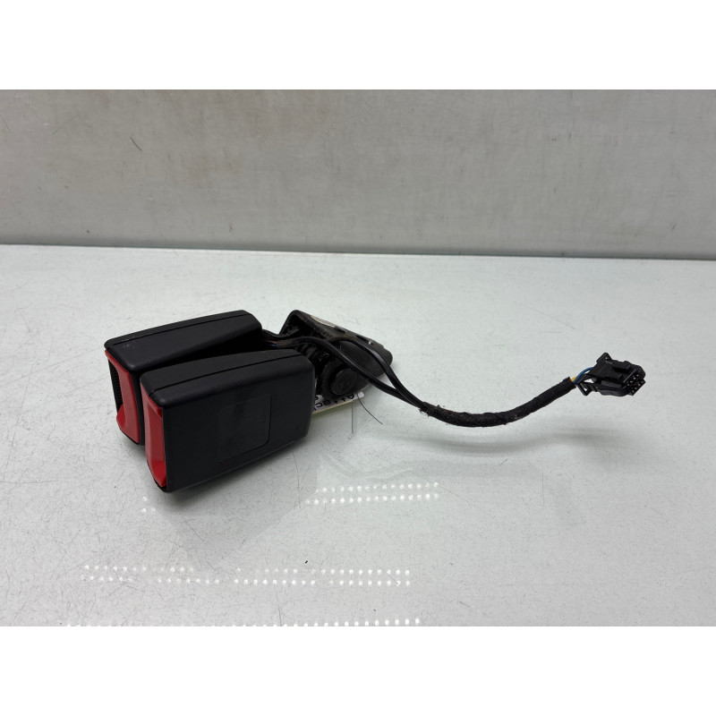 Attache ceinture arriere gauche VOLKSWAGEN BEETLE 2 Photo n°1