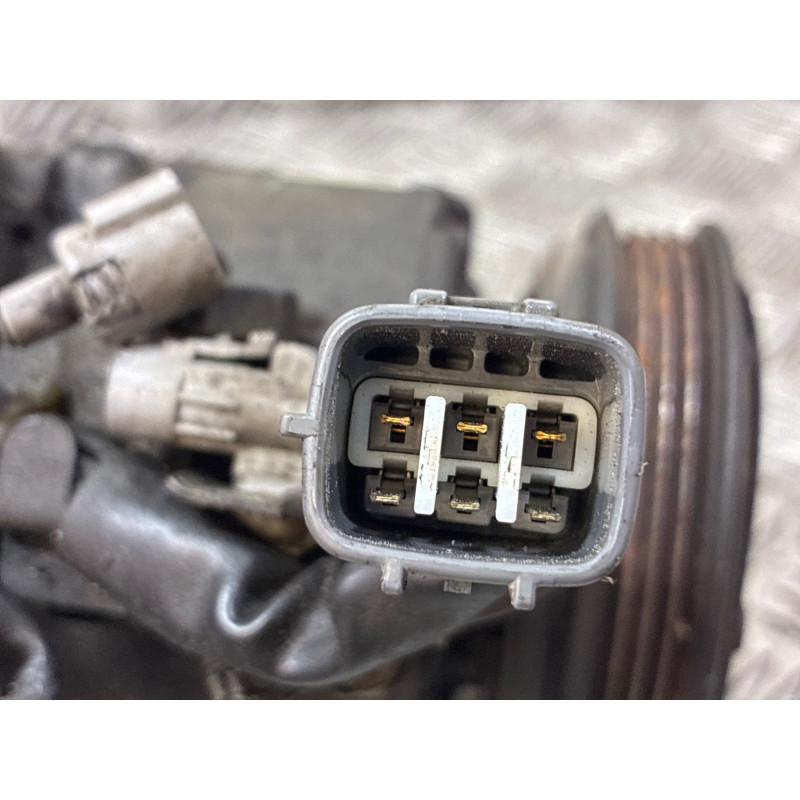 Compresseur clim TOYOTA IQ Photo n°4