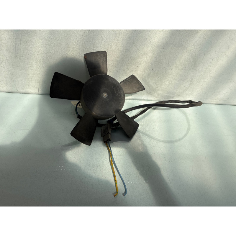Moto ventilateur radiateur PEUGEOT 205 Photo n°2