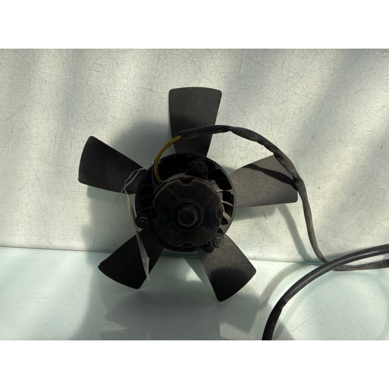 Moto ventilateur radiateur PEUGEOT 205 Photo n°3