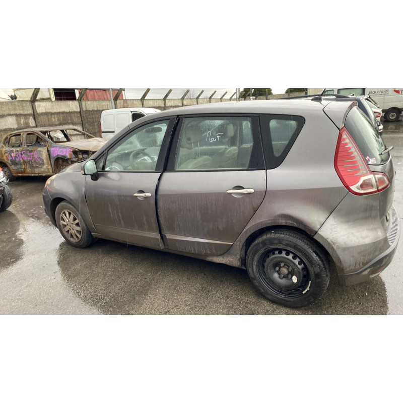 Feu arriere principal gauche (feux) RENAULT SCENIC 3 Photo n°10