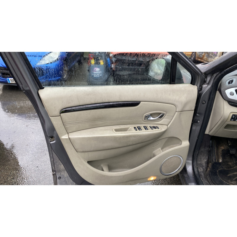 Feu arriere principal gauche (feux) RENAULT SCENIC 3 Photo n°11