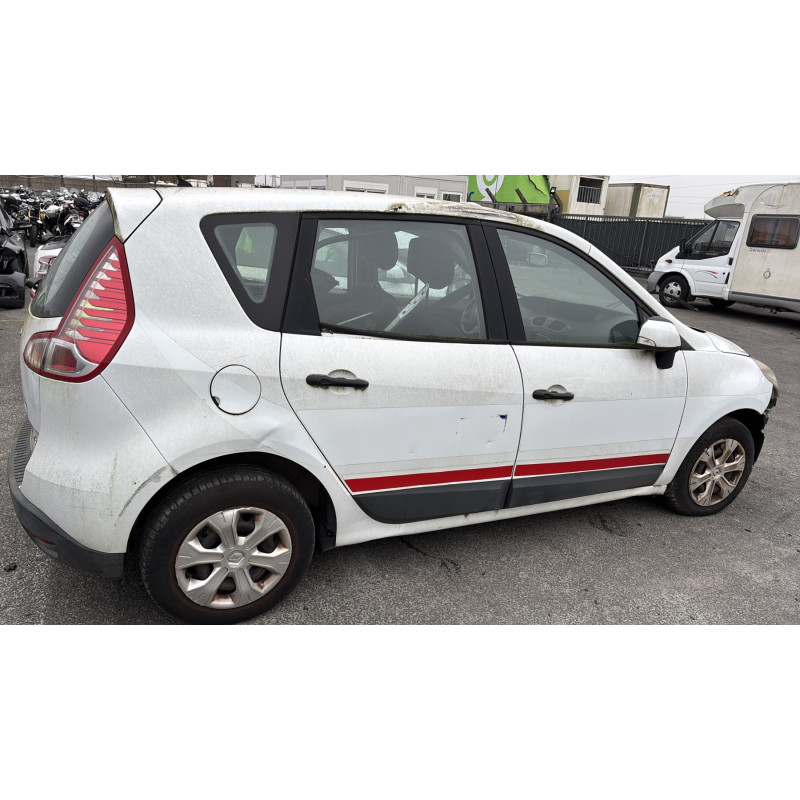 Feu arriere principal gauche (feux) RENAULT SCENIC 3 Photo n°9