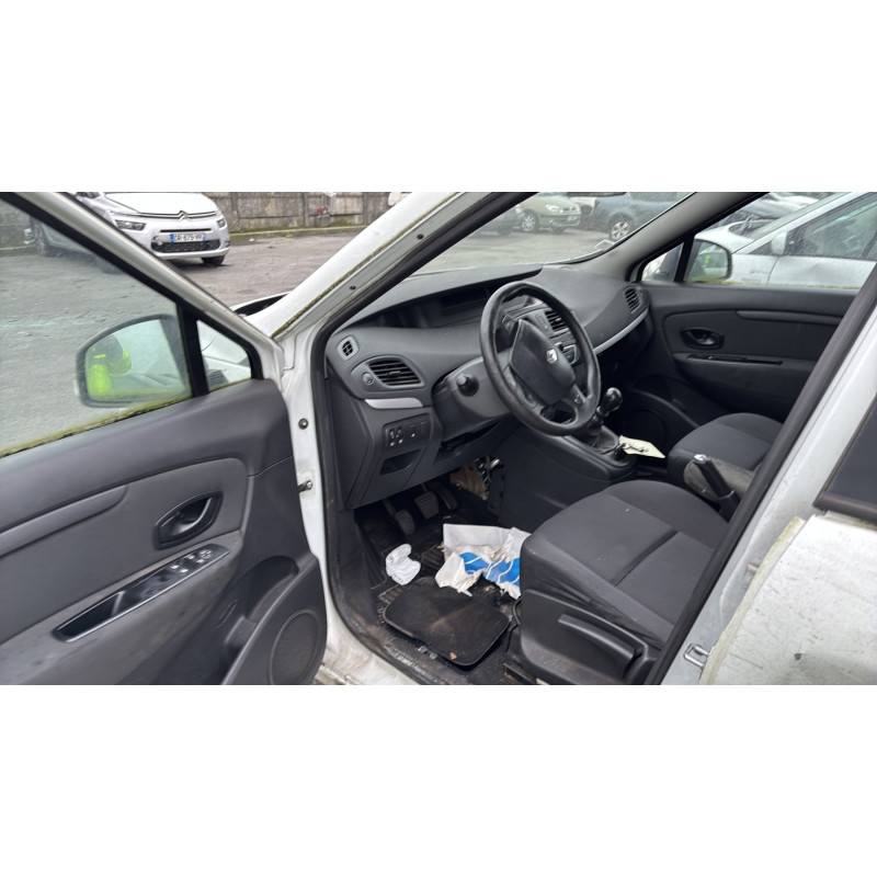 Feu arriere principal gauche (feux) RENAULT SCENIC 3 Photo n°12