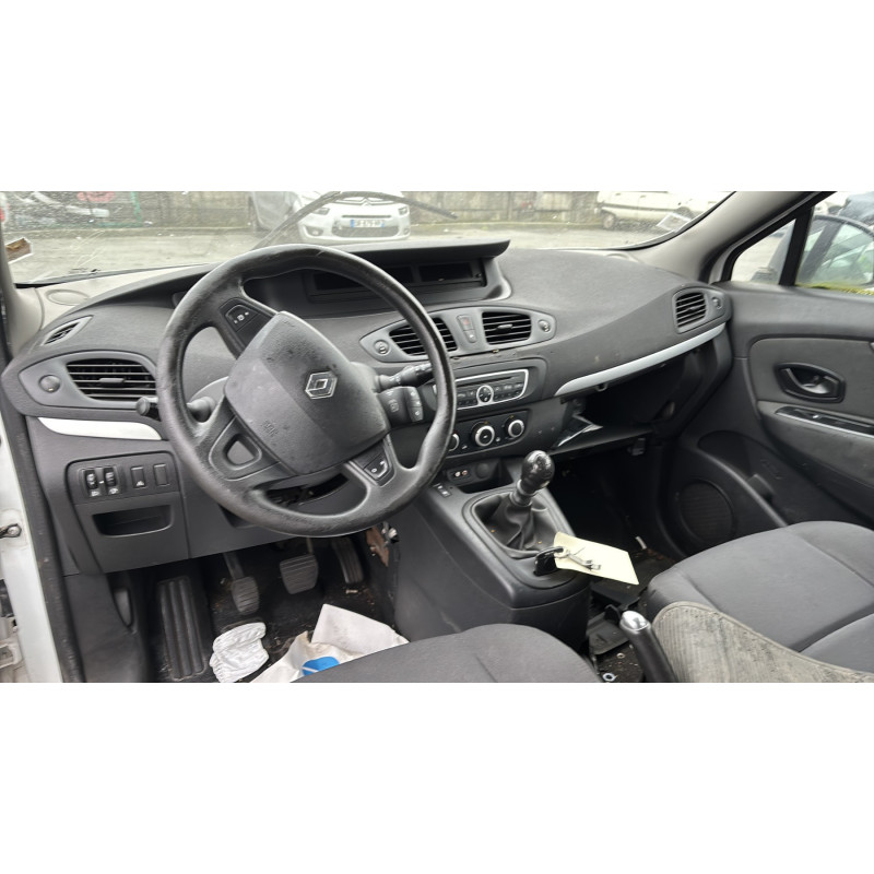 Feu arriere principal gauche (feux) RENAULT SCENIC 3 Photo n°15