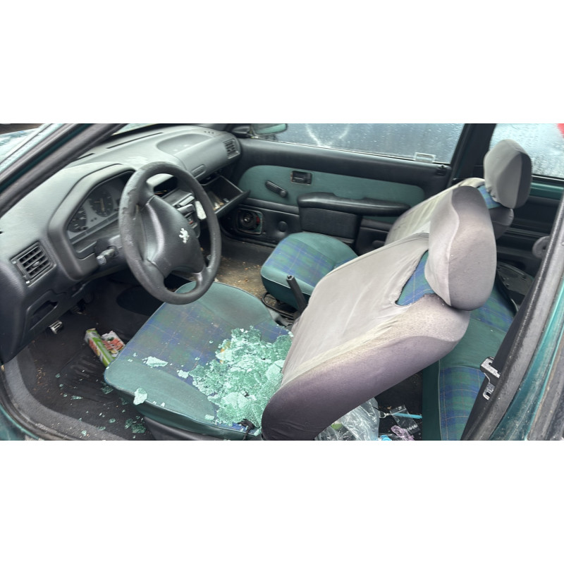 Custode arriere droit PEUGEOT 106 Photo n°15