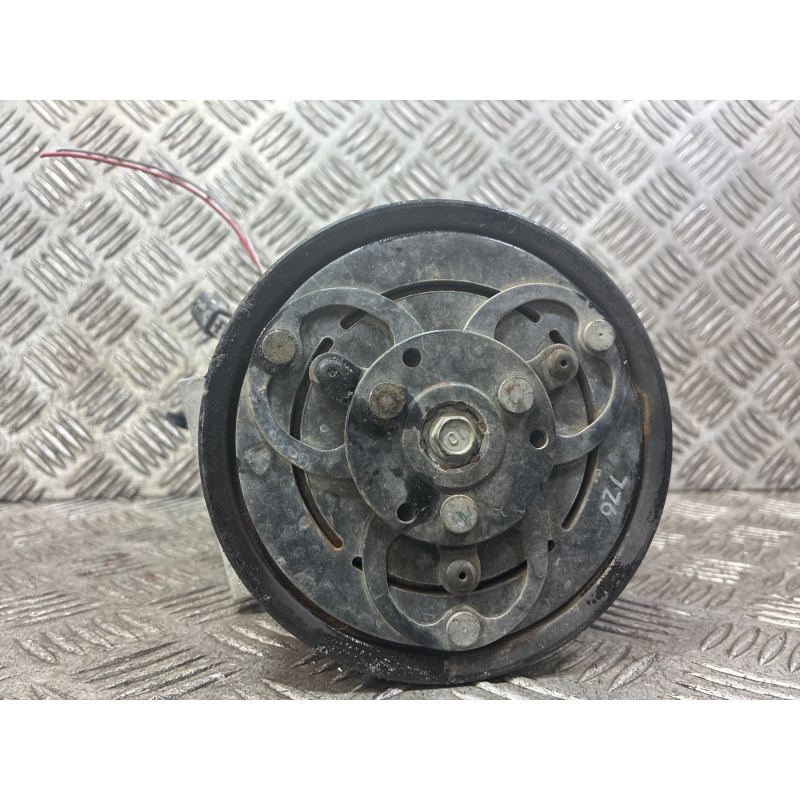 Compresseur clim RENAULT CLIO 4 Photo n°2