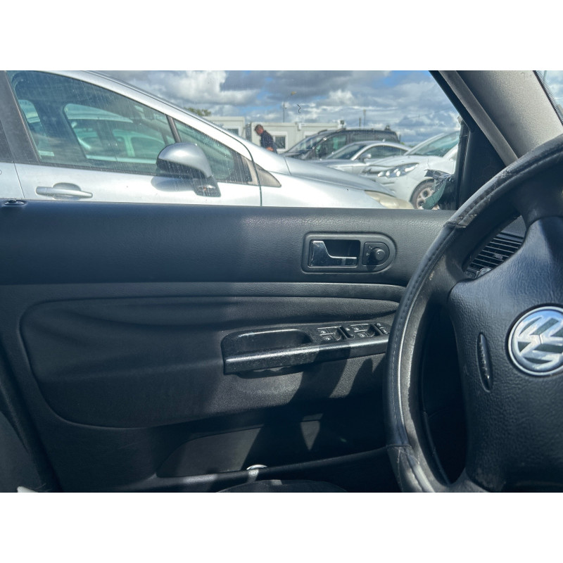 Serrure avant gauche VOLKSWAGEN GOLF 4 Photo n°18
