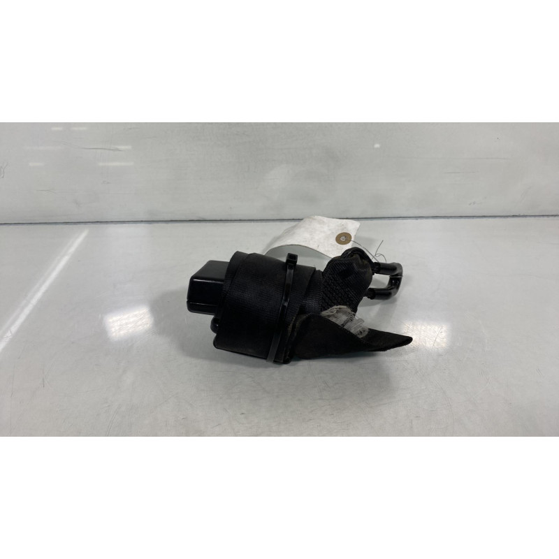Attache ceinture arriere droit VOLKSWAGEN GOLF 4 Photo n°3