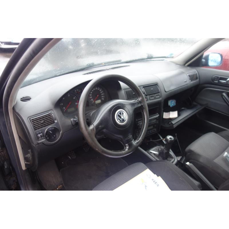 Attache ceinture arriere droit VOLKSWAGEN GOLF 4 Photo n°8