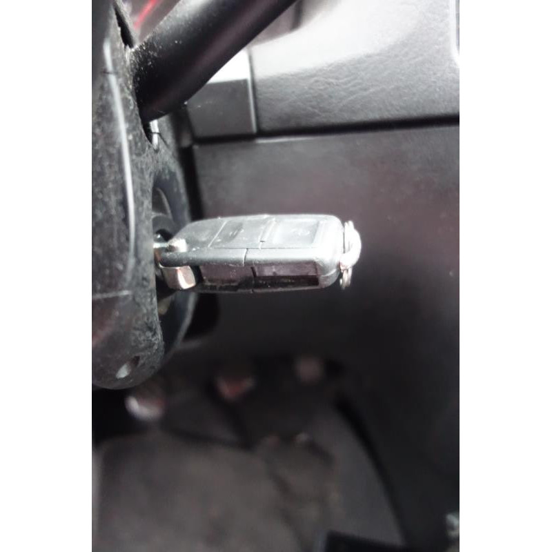 Attache ceinture arriere droit VOLKSWAGEN GOLF 4 Photo n°10