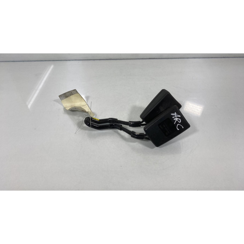 Attache ceinture arriere centrale VOLKSWAGEN GOLF 4 Photo n°2