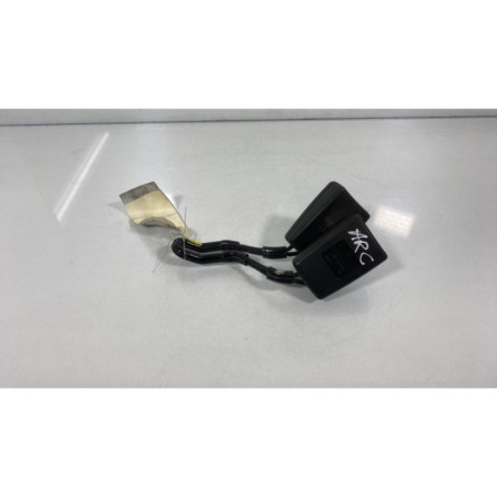 Attache ceinture arriere centrale VOLKSWAGEN GOLF 4