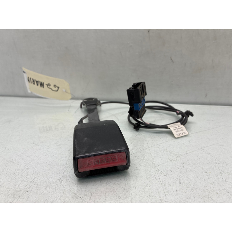 Attache ceinture avant gauche RENAULT MASTER 3 Photo n°2