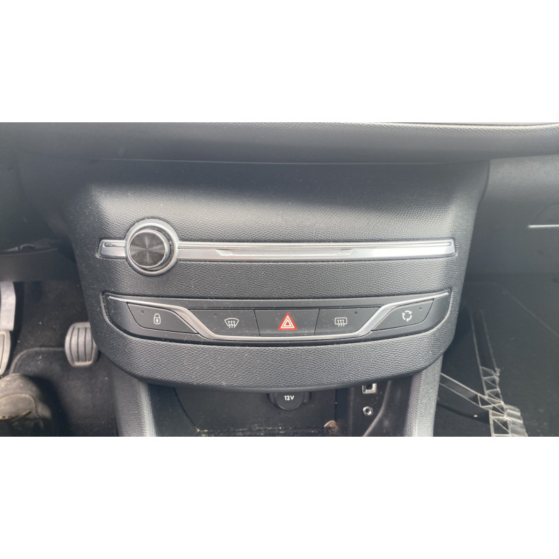 Anti brouillard gauche (feux) PEUGEOT 308 2 SW Photo n°12