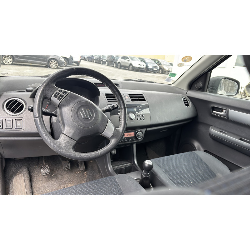 Serrure avant gauche SUZUKI SWIFT 3 Photo n°19