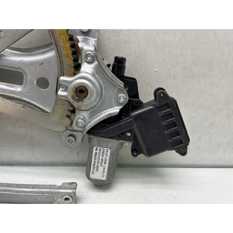 Leve vitre electrique avant gauche TOYOTA COROLLA VERSO 2 Photo n°1