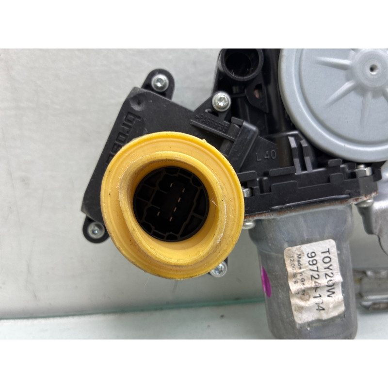 Leve vitre electrique avant gauche TOYOTA COROLLA VERSO 2 Photo n°4
