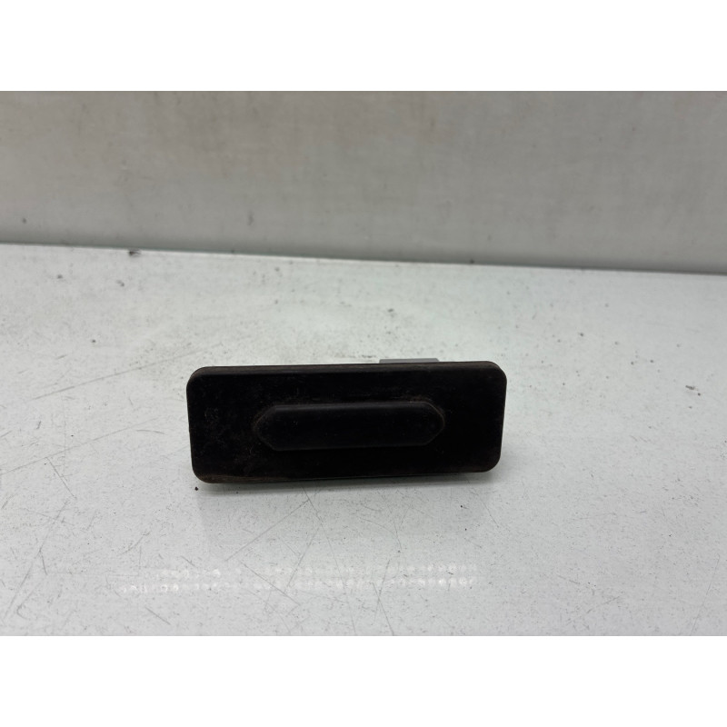 Bouton de coffre RENAULT CLIO 5 Photo n°4