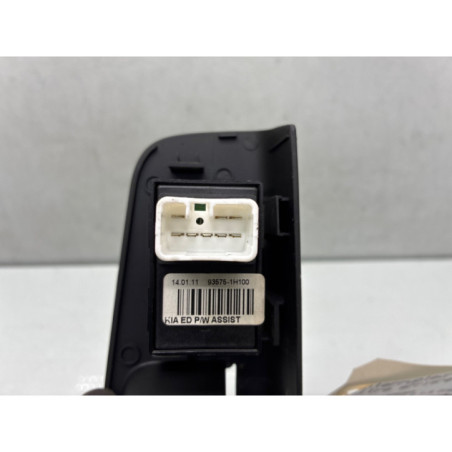Interrupteur de leve vitre arriere droit KIA CEE-D 1