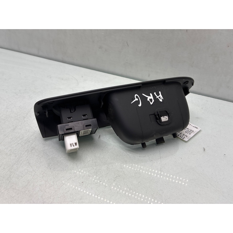 Interrupteur de leve vitre arriere gauche KIA CEE-D 1 Photo n°1
