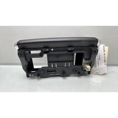 Facade autoradio PEUGEOT 2008 1