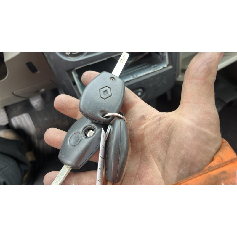 Calculateur moteur RENAULT CLIO 3 Photo n°12