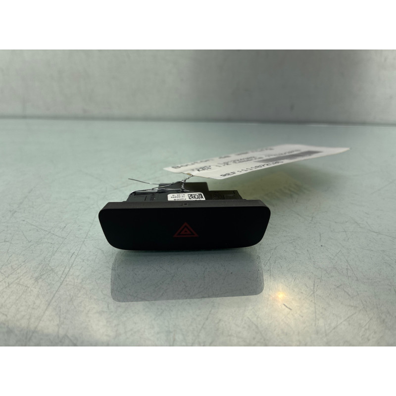 Bouton de warning FORD KA+ Photo n°3