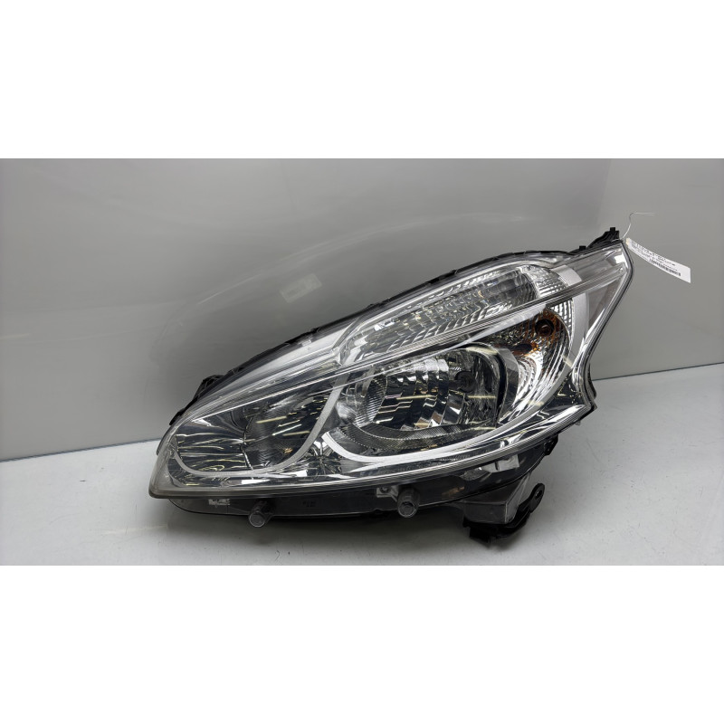Optique avant principal gauche (feux)(phare) PEUGEOT 208 1 Photo n°1