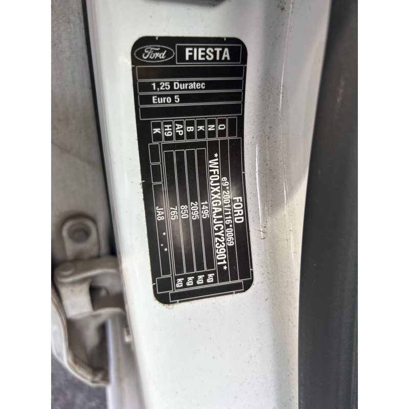 FORD FIESTA 6 PHASE 1 1.25i - 16V Photo n°2