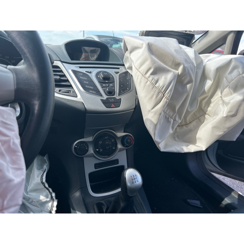 FORD FIESTA 6 PHASE 1 1.25i - 16V Photo n°4