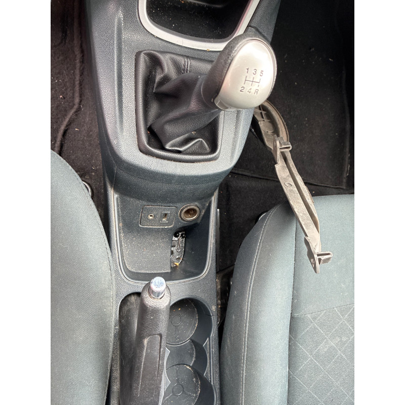 FORD FIESTA 6 PHASE 1 1.25i - 16V Photo n°22