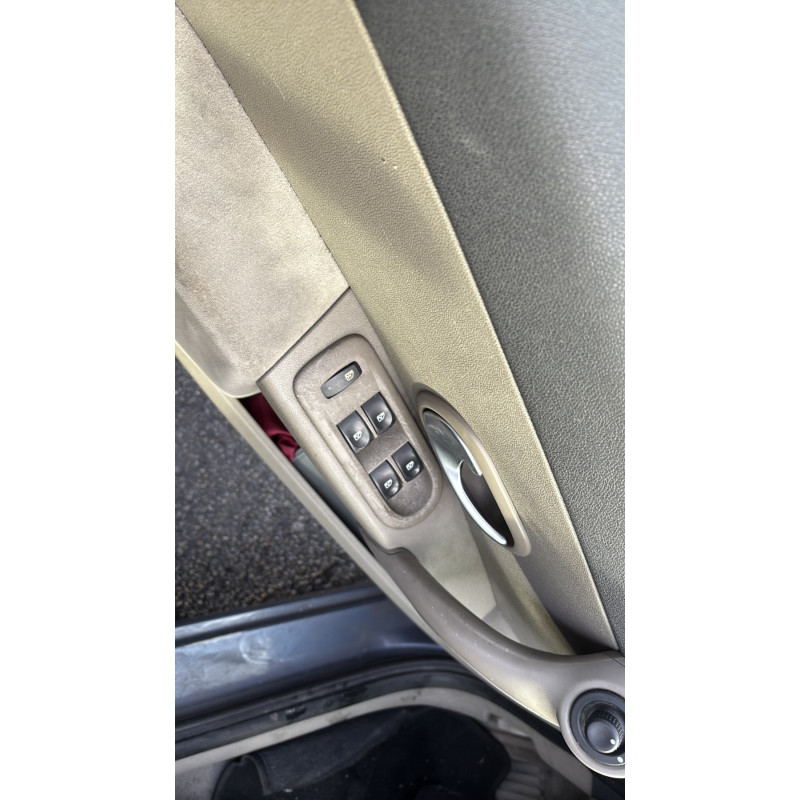 Renfort pare choc avant (traverse) RENAULT CLIO 3 Photo n°18