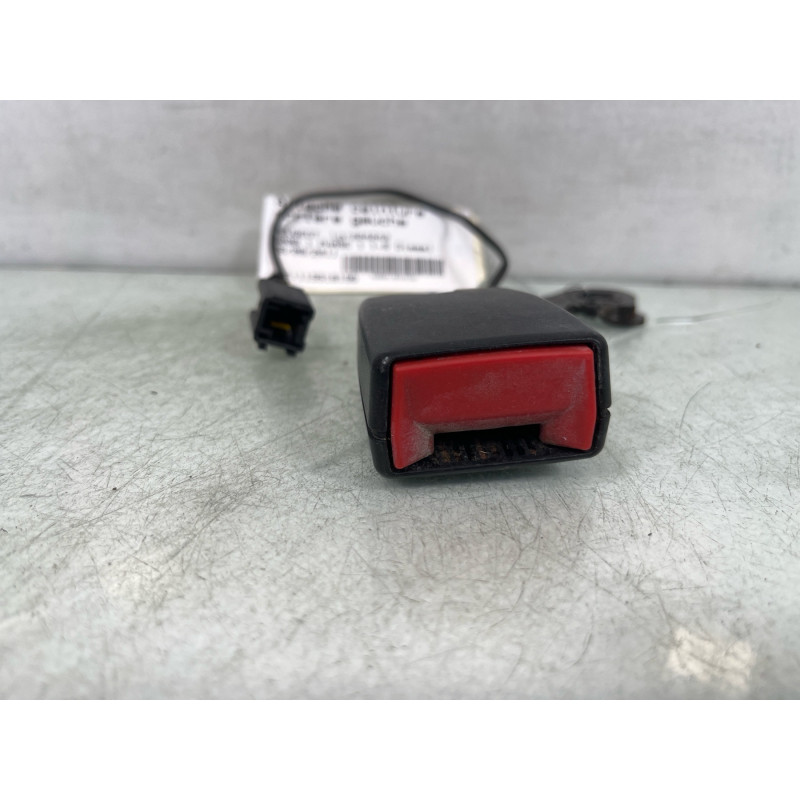 Attache ceinture arriere gauche PEUGEOT 5008 1 Photo n°2