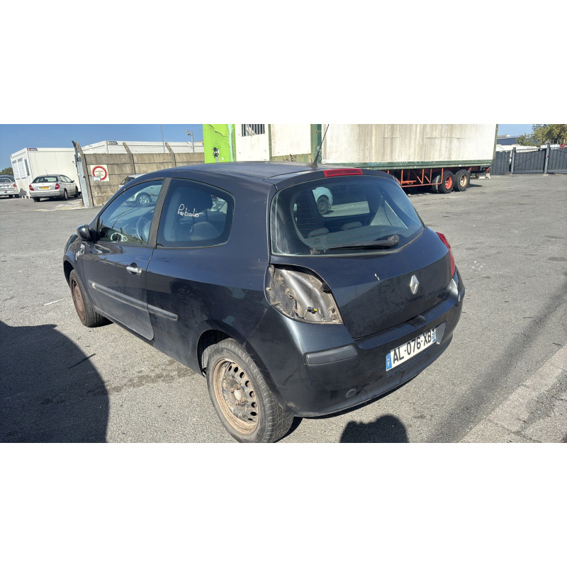 Aile avant gauche RENAULT CLIO 3 Photo n°8