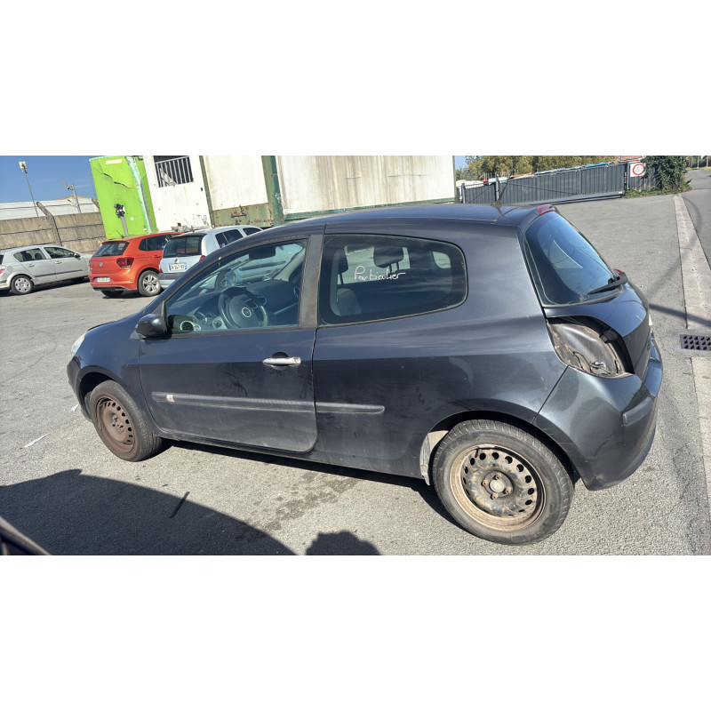 Aile avant gauche RENAULT CLIO 3 Photo n°10