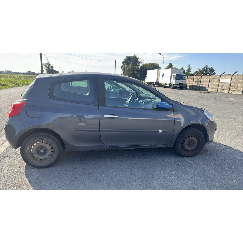 Aile avant gauche RENAULT CLIO 3 Photo n°11