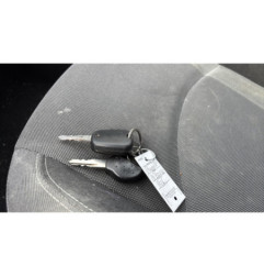 Attache ceinture arriere gauche PEUGEOT 206