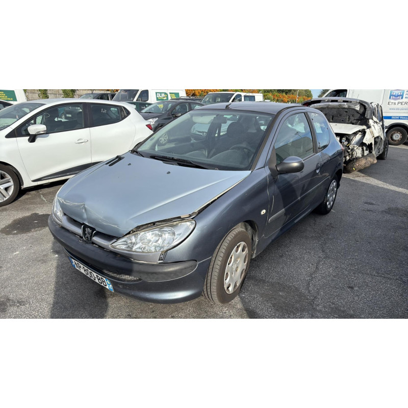 Attache ceinture arriere gauche PEUGEOT 206 Photo n°8